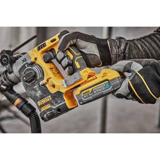 18V XR Brushless 24mm SDS-Plus Hammer Drill – 2 x POWERSTACK™ 5.0Ah Batteries