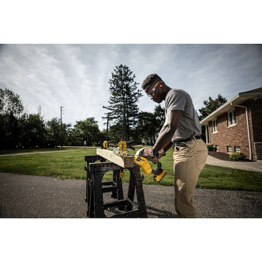 18V XR Pruning Saw – Kit with 1 x 5.0Ah Battery