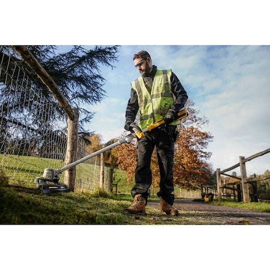 20V MAX* Brushless 14-Inch Cordless Folding String Trimmer