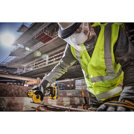 18V XR Brushless 76mm Cut-Off Tool – 1 x POWERSTACK™ Battery