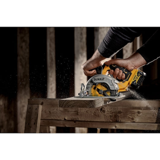 12V XR 140mm Circular Saw – 2 x 5.0Ah Batteries