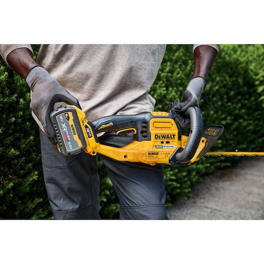 54V XR FLEXVOLT Hedge Trimmer – 31mm Blade Gap – 1 x 9.0Ah Battery