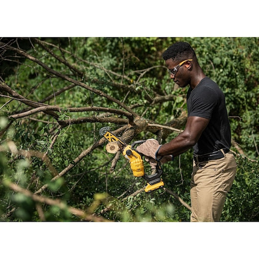 18V XR Pruning Saw – Kit with 1 x 5.0Ah Battery