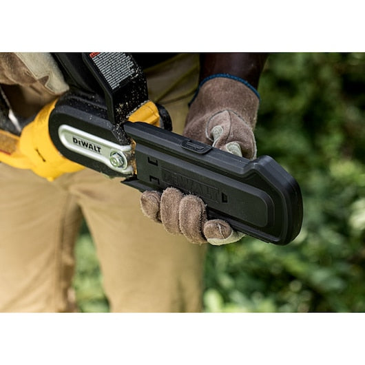 18V XR Pruning Saw – Kit with 1 x 5.0Ah Battery