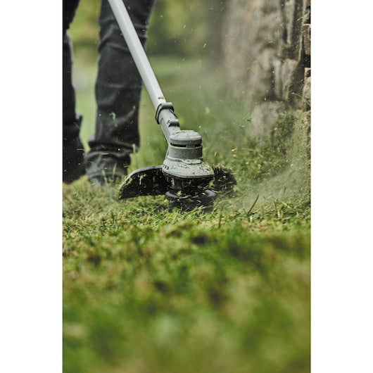20V MAX* Brushless 14-Inch Cordless Folding String Trimmer